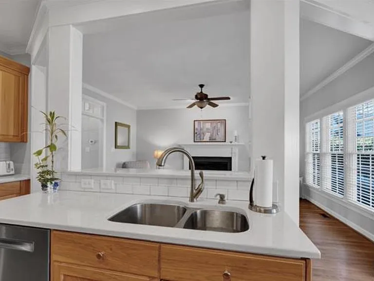 10625 Highstream Dr — Photo 11