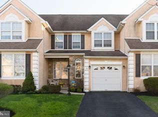 22 Wheatsheaf Ln, Norristown, PA 19403