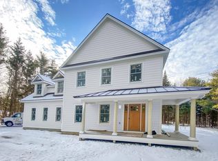 40 Field Rd, Falmouth, ME 04105