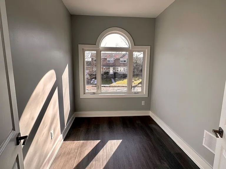 58 Griffith St #UPPER — Photo 25