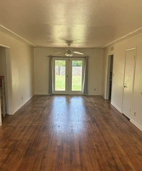 1421 N Sterling Ave — Photo 4