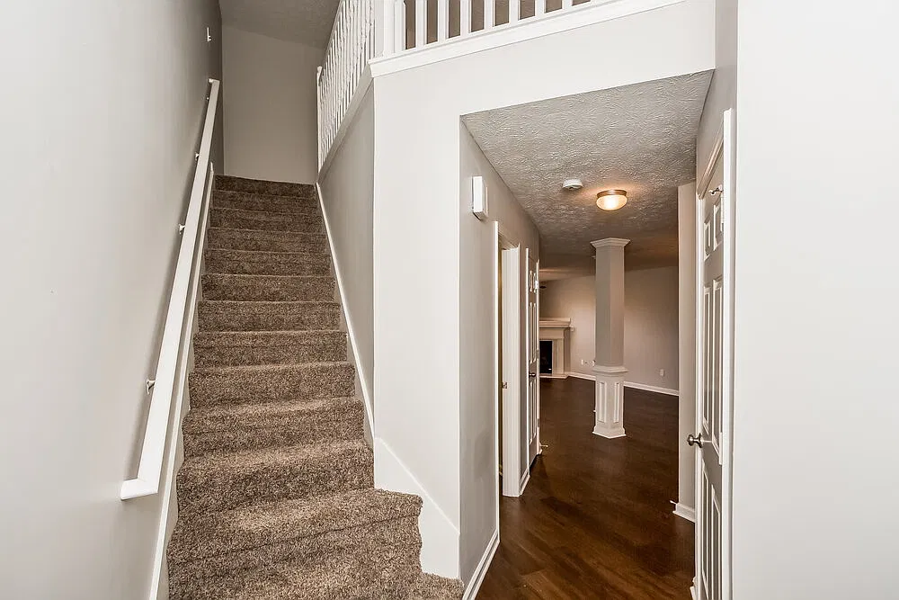 3 bed, 2.5 bath, 2014 sqft, $2,910 — Photo 2