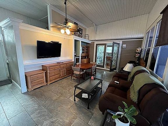 5th image of 2308 Cypress Village St
