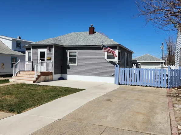 122 2nd Ave SW, Cut Bank, MT 59427