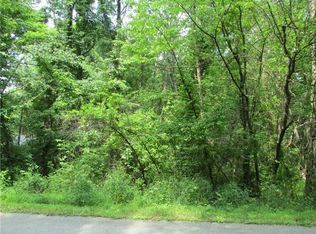 008 Beaver Rd, Jeannette, PA 15644