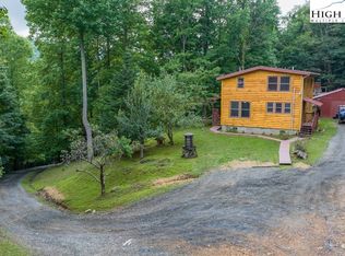 300 Bowlick Ln, Elk Park, NC 28622