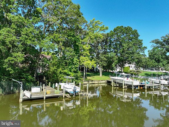 3rd image of 4119 Waterview Dr