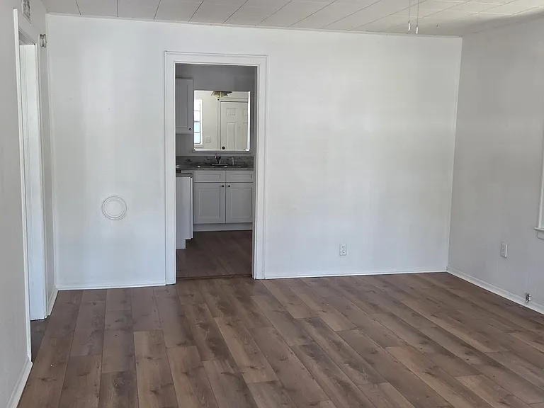 108 W Curtis St — Photo 5