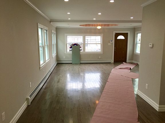 5th image of 209 St 114 Ave
