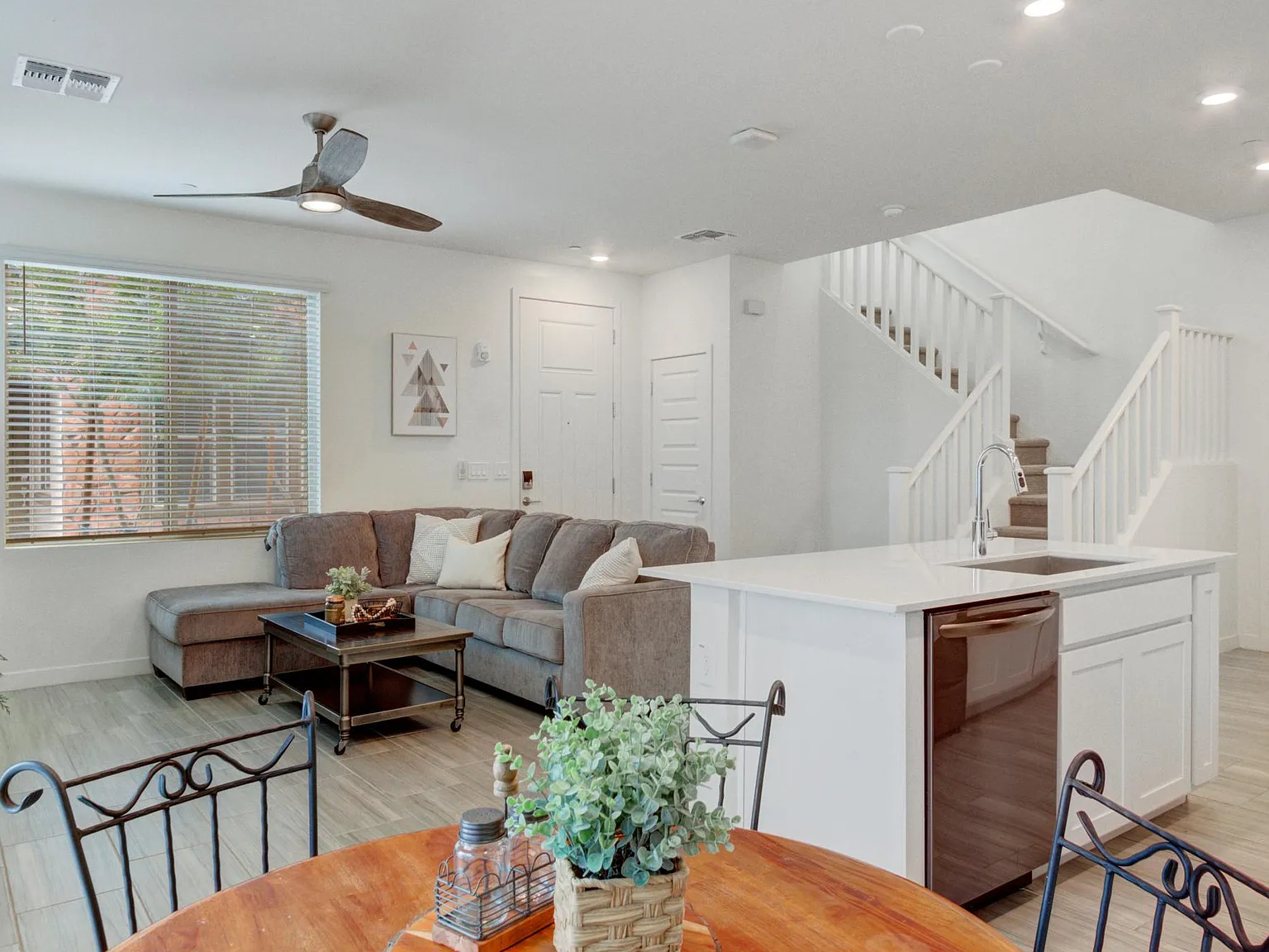 3 bed, 2.5 bath, 1491 sqft, $2,500 — Photo 3