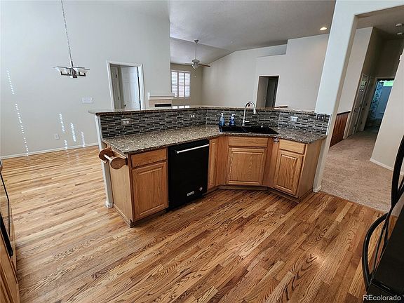 5th image of 221 Homestead Parkway