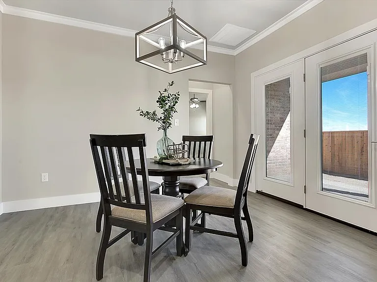 132 Calvin Dr — Photo 11
