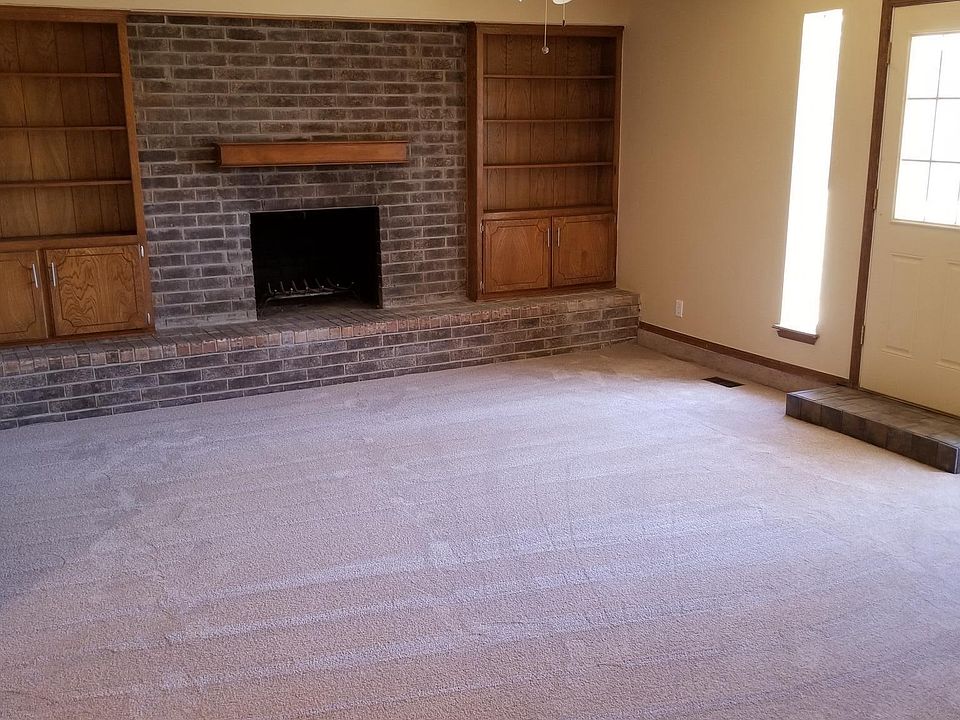 2nd image of 800 Cooper Ln