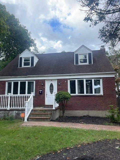 1st image of 6 Manor Pl