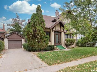 108 E Dover Ct, Davenport, IA