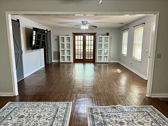 5th image of 2628 Somerset Dr