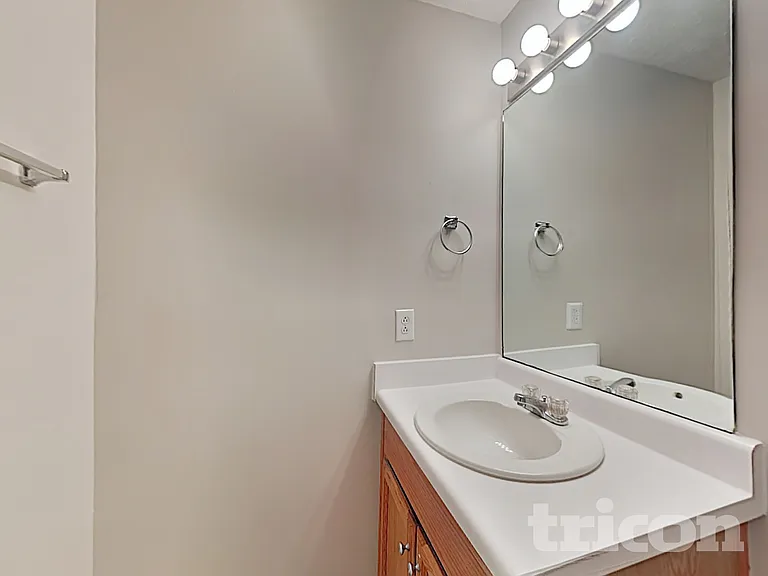 2829 Elijah Dr — Photo 6