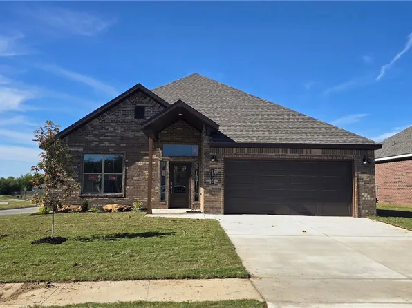 2300 N Presley St, Siloam Springs, AR 72761