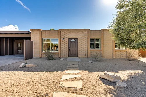 9346 E 5th St #1 Photo 1