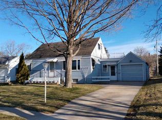 722 Gillette Ave, Cresco, IA 52136