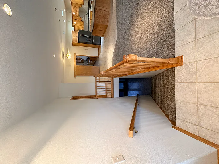 924 Elmridge Dr — Photo 2