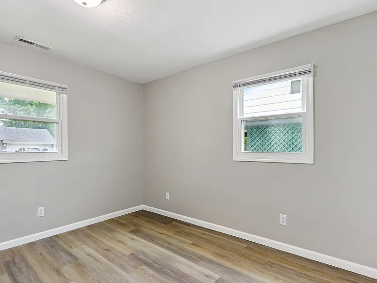 714 Bethume Ct — Photo 13