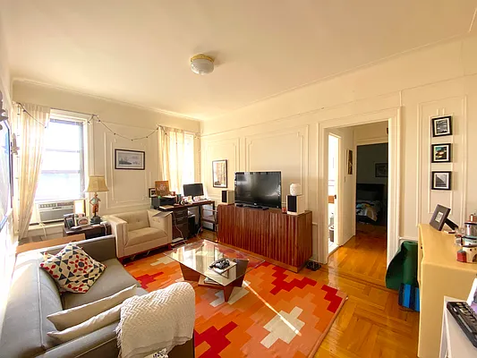 Rented by Dwell Residential Inc | media 14