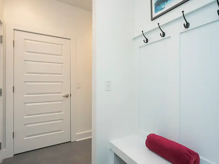 1069 E Trinity Ln — Photo 13
