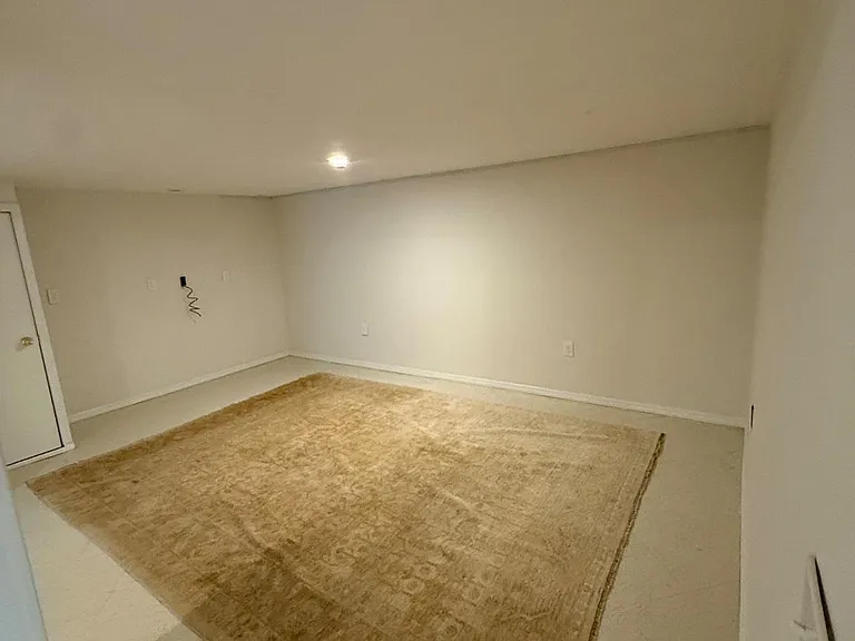 1131 Marion Ave — Photo 6