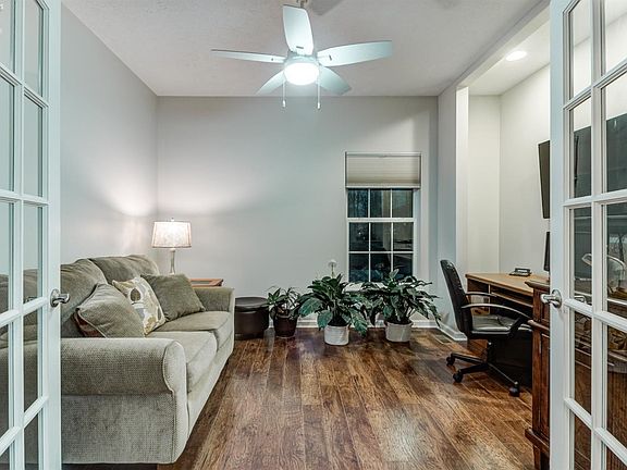 5th image of 4569 Lucinda Ct