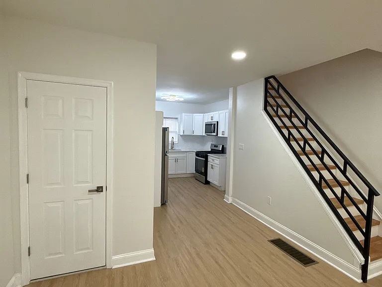1320 S Myrtlewood St — Photo 9