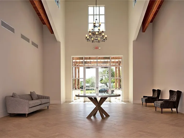 233 Hauser Dr — Photo 22