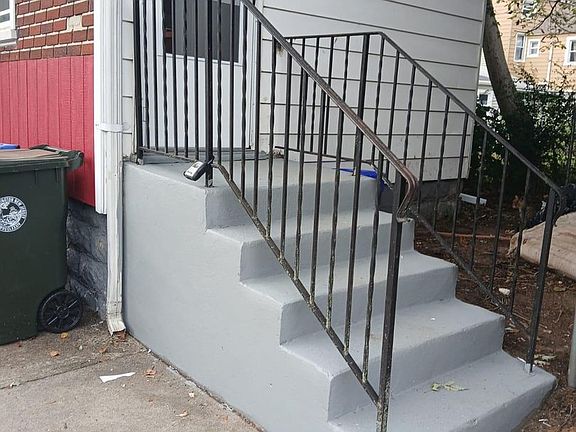5th image of 529 York St