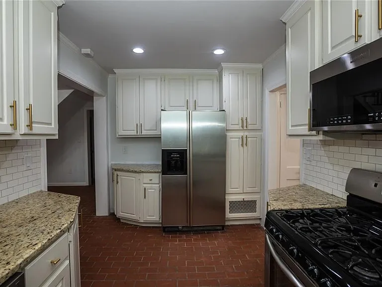 1311 Roxboro Dr — Photo 11