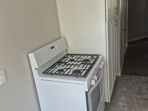 5th image of 4546 54th St #11