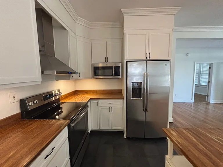 605 2nd Ave — Photo 14