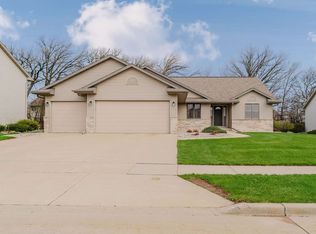 3120 Mockingbird Way, Oshkosh, WI 54904