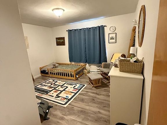 4th image of 946 Avenue E