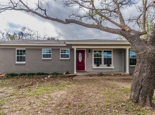 237 Glynn Cir, Grand Prairie, TX 75051