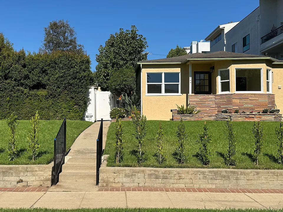 744 Moreno Ave