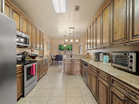 3rd image of 1222 Harmony Ln