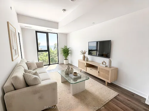2075 Lakeshore Rd Photo 1
