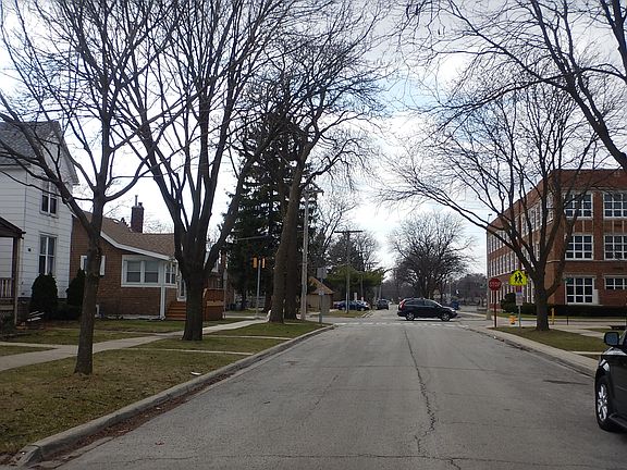 5th image of 9132 Lincoln Ave
