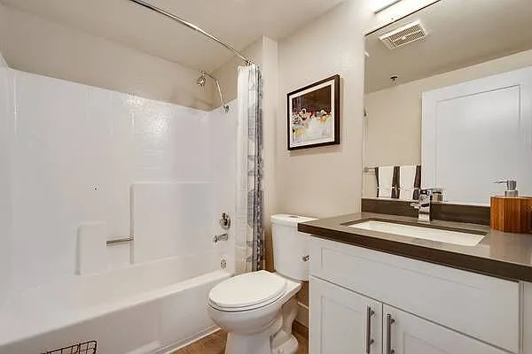 Broadstone Los Feliz — Photo 28