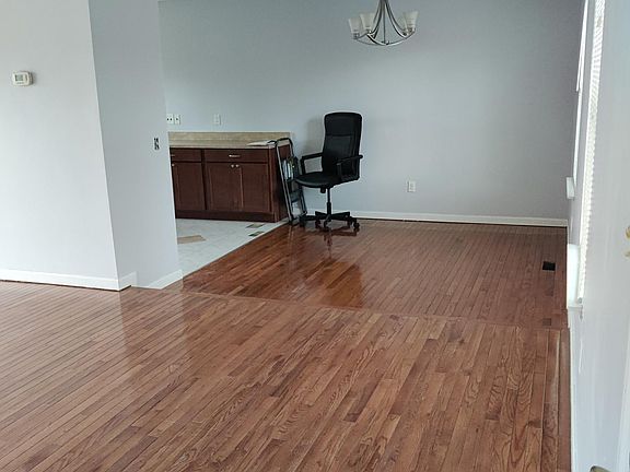 3rd image of 22355 Donnelly Ave
