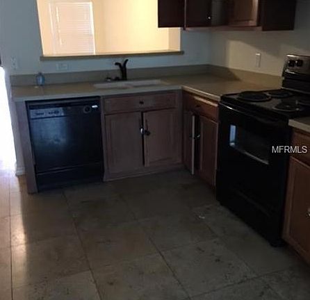 3rd image of 10808 Kensington Park Ave