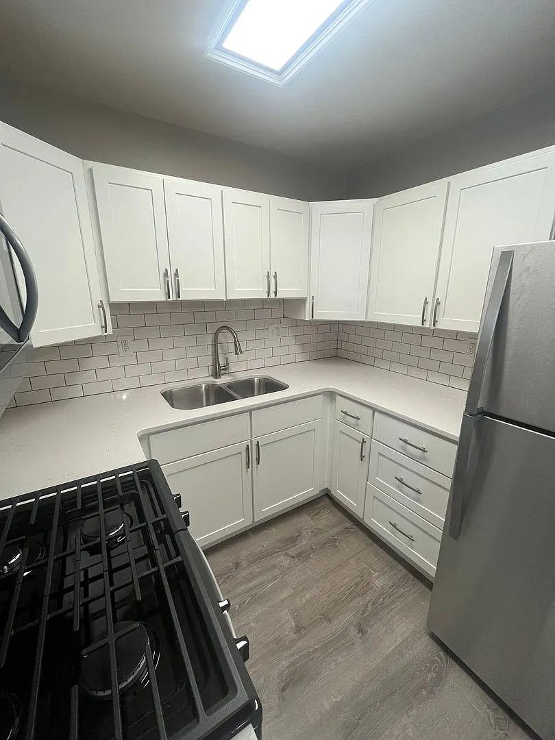 Completely Remodeled 3 Bedroom In Davenport — Photo 3