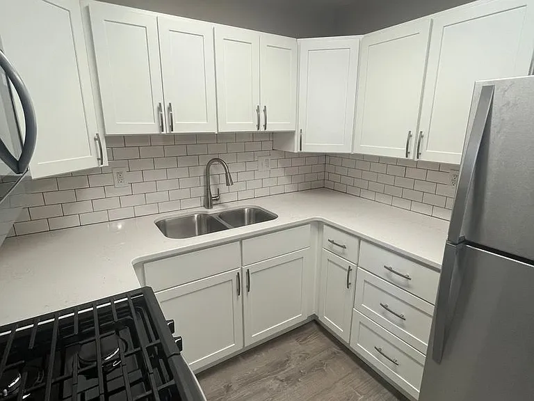 3210 N Marquette St — Photo 3