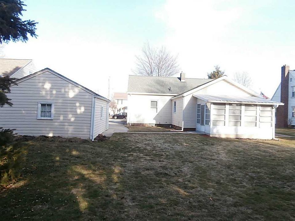 1st image of 127 Helen Dr