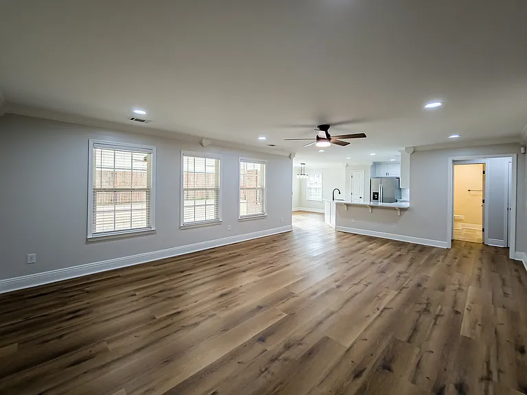 105 Cypress Ridge Rd — Photo 5